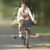 アクメ自転車で公園をイキながらサイクリングする女の子
